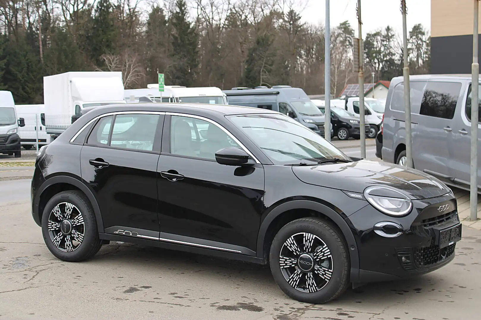 Fiat 600 Hybrid 100 6-Gang eDCT Schwarz - 1