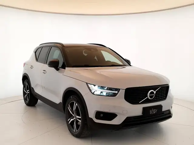Volvo XC40 view 4
