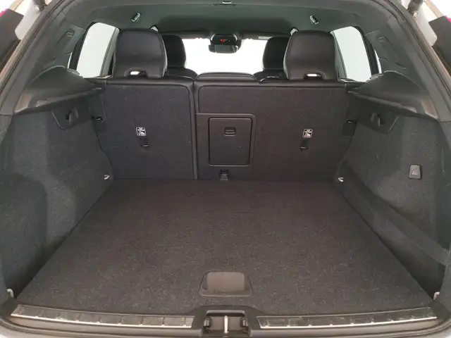 Volvo XC40 view 14