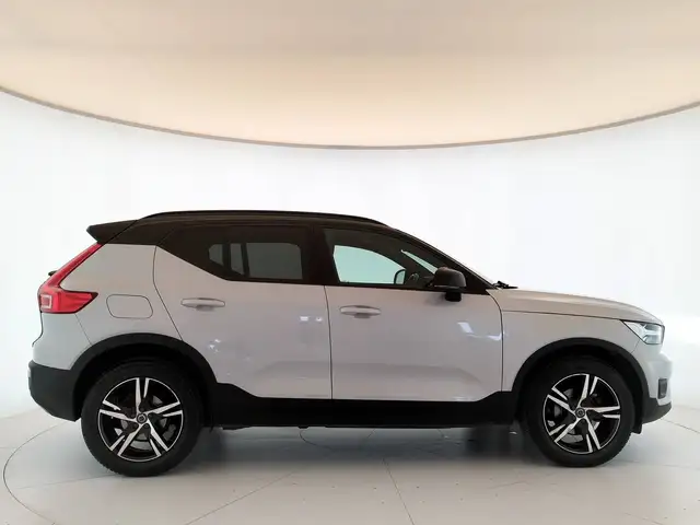 Volvo XC40 view 5