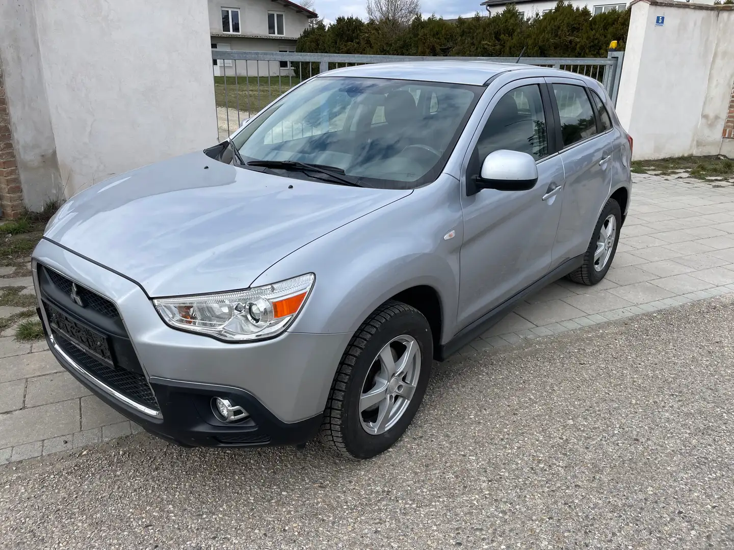 Mitsubishi ASX ASX 1,6 Benzin neue Pickerl öemtc Silber - 1