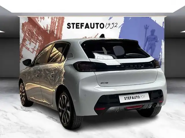 Peugeot 208 view 5