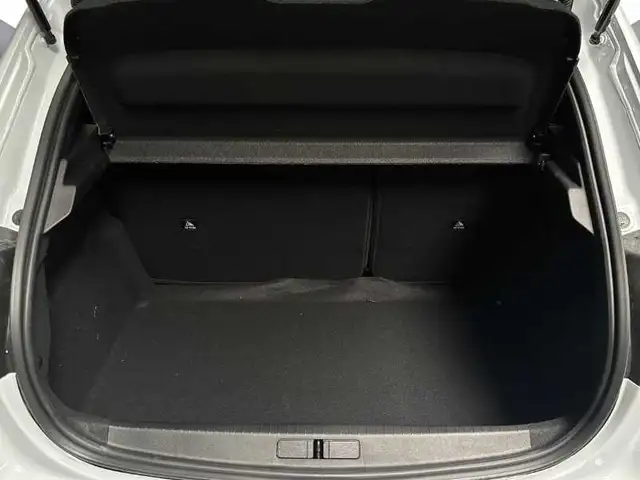 Peugeot 208 view 7