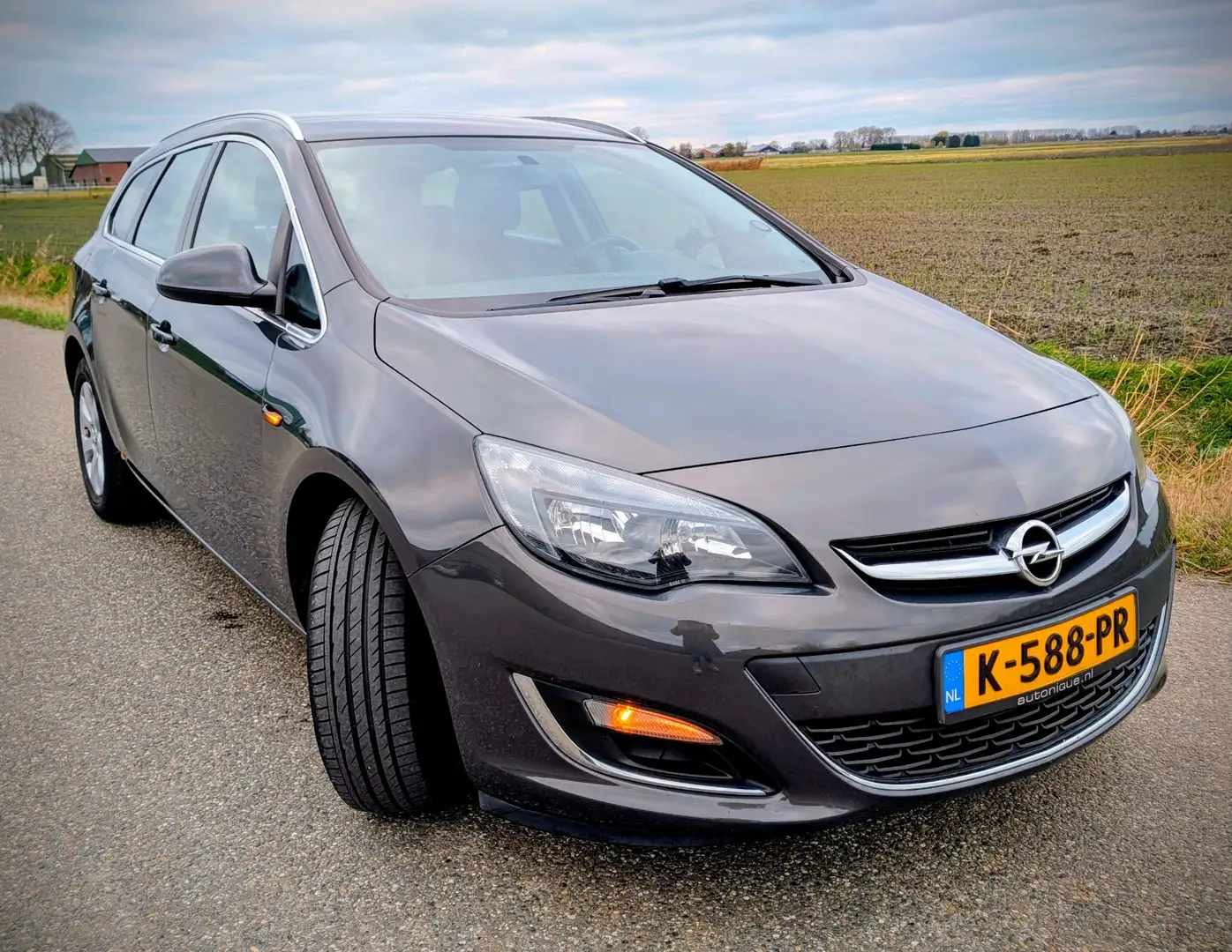 Opel Astra Sports Tourer 1.4 Turbo | Betrouwbare gezinsauto Grey - 2