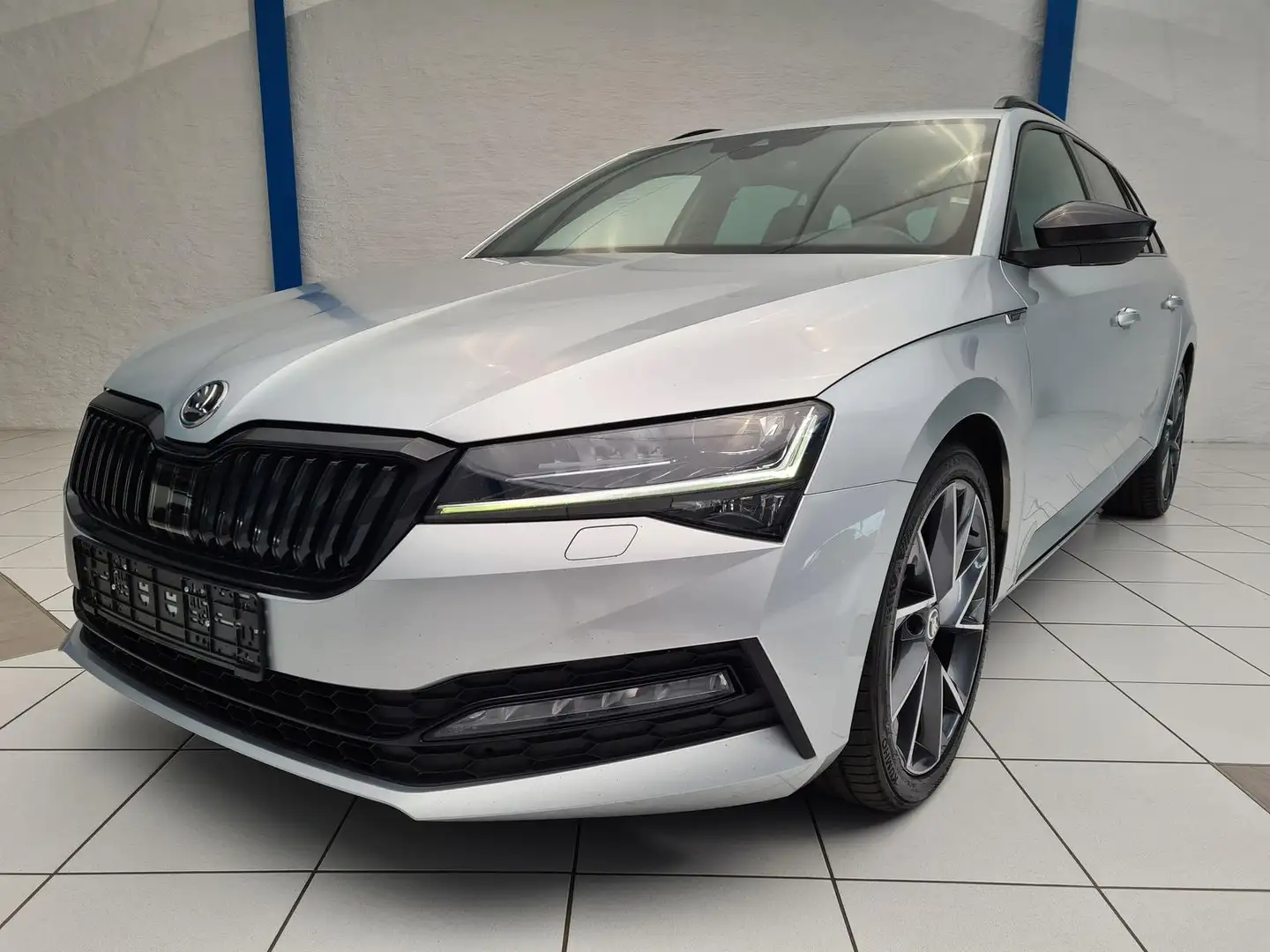 Skoda Superb Combi 2.0 TDI Sportline 4x4 | DCC Argent - 2