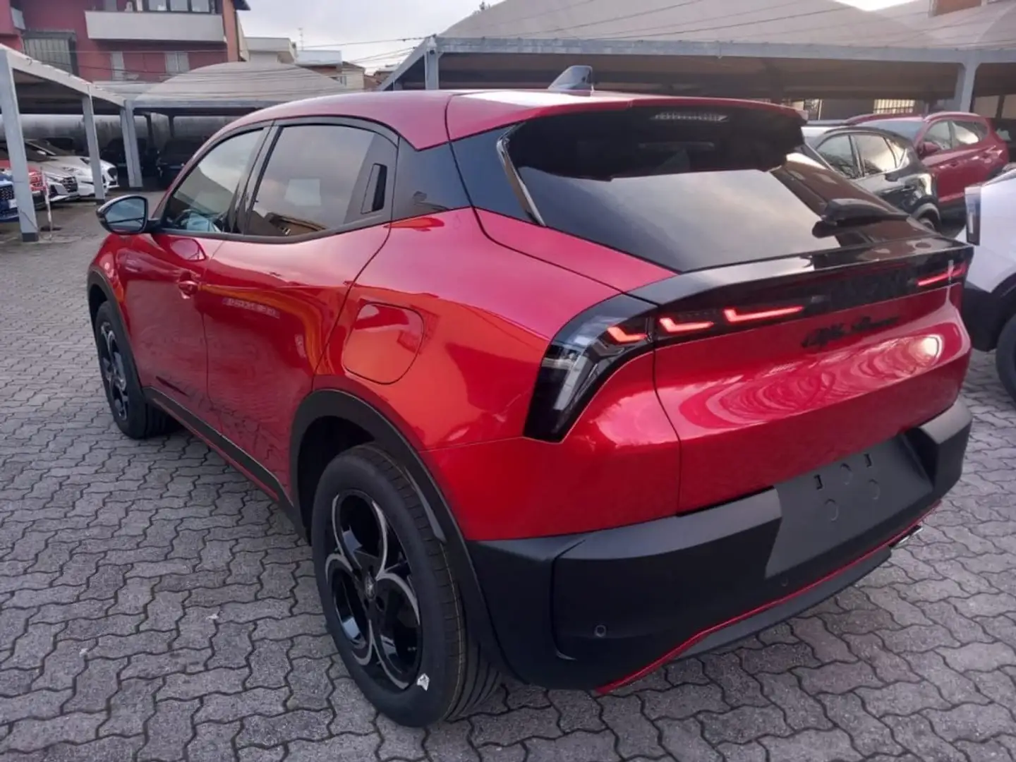Alfa Romeo Junior 1.2 136 CV Hybrid eDCT6 Speciale Rosso - 2