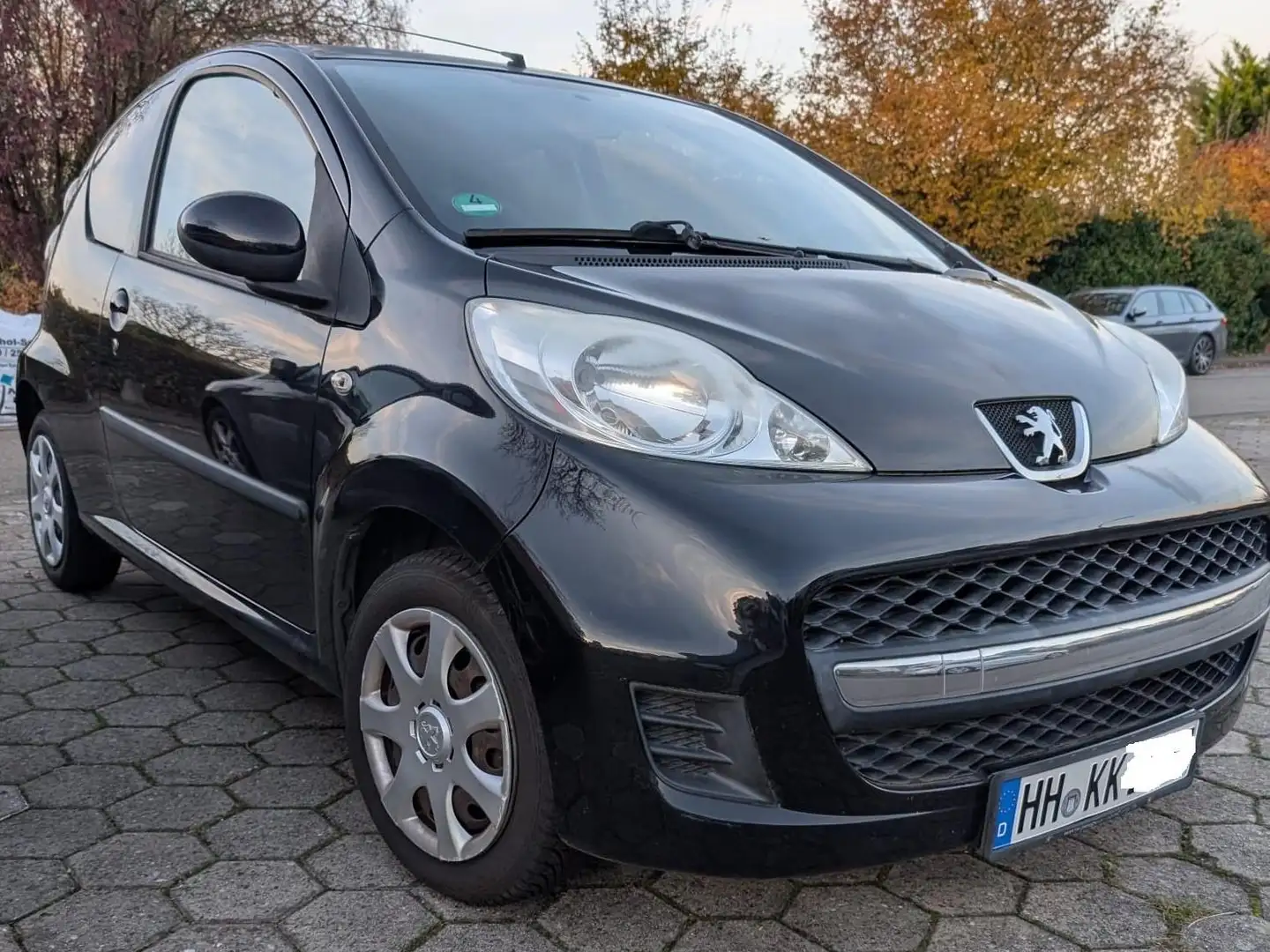 Peugeot 107 107 3-Türer 70 Filou TÜV NEU ÖL NEU Schwarz - 2