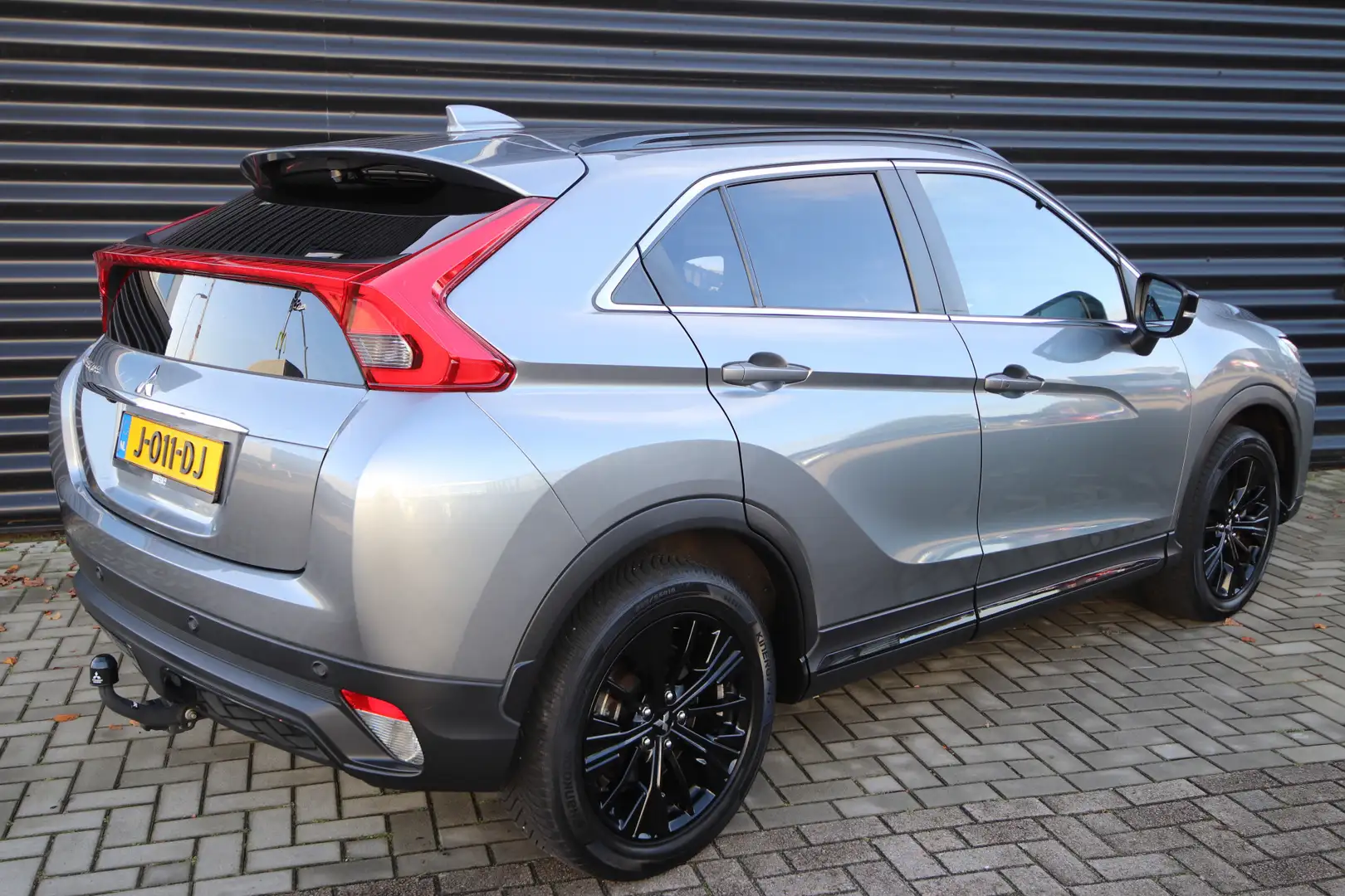 Mitsubishi Eclipse Cross 1.5 DI-T Black Edition Automaat, Orig. NL-Auto, Tr Grijs - 2