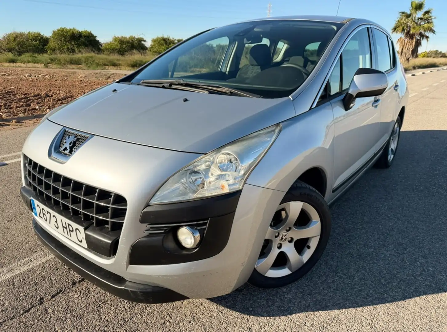 Peugeot 3008 1.6HDI Active 115 Argent - 1