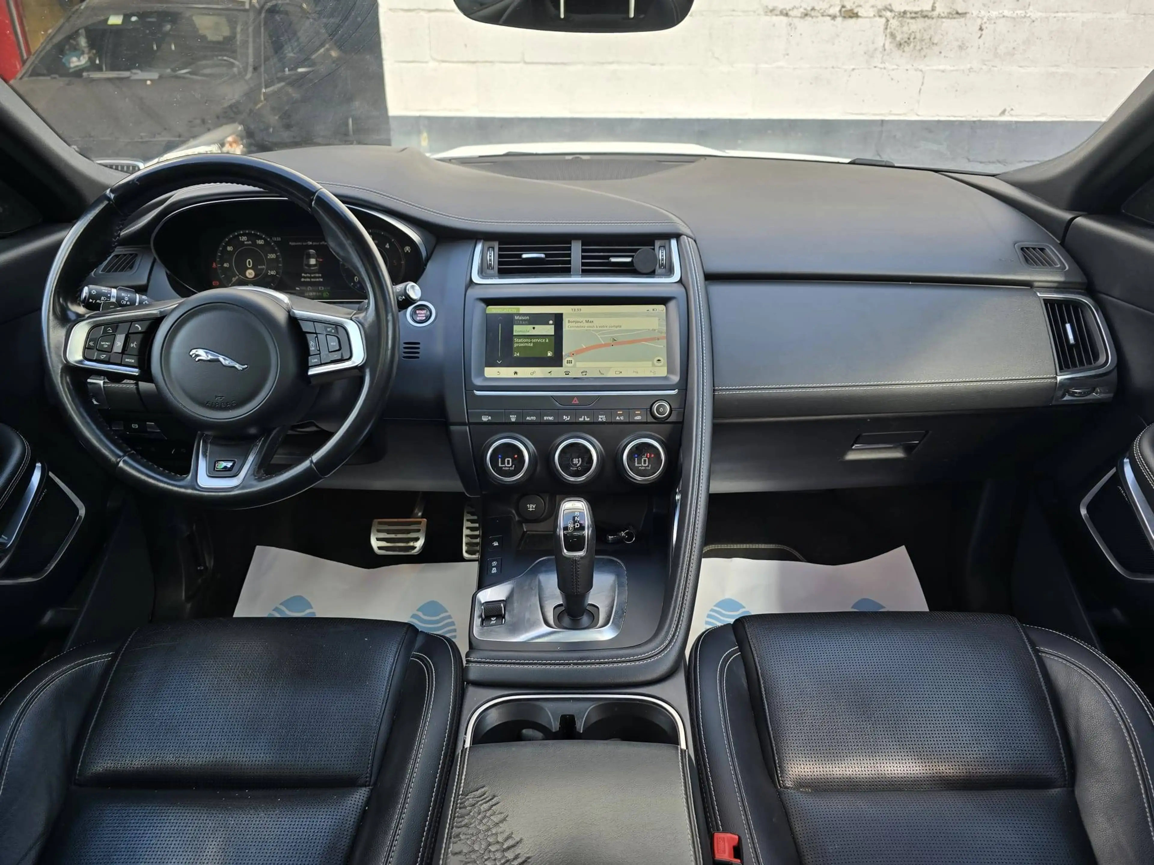 Jaguar E-Pace R-DYNAMIC * PANO * MERIDIAN — photo 12