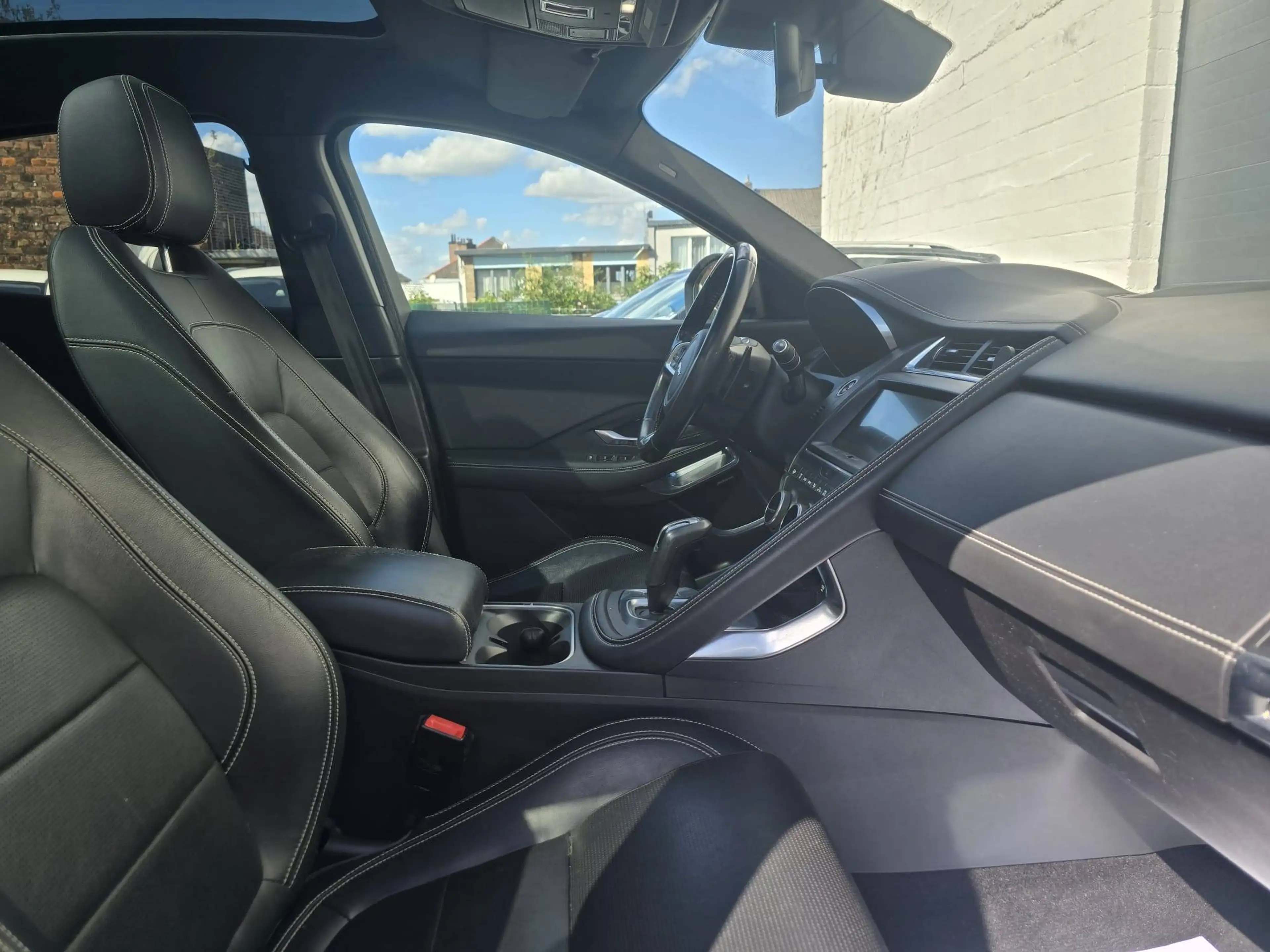 Jaguar E-Pace R-DYNAMIC * PANO * MERIDIAN — photo 10
