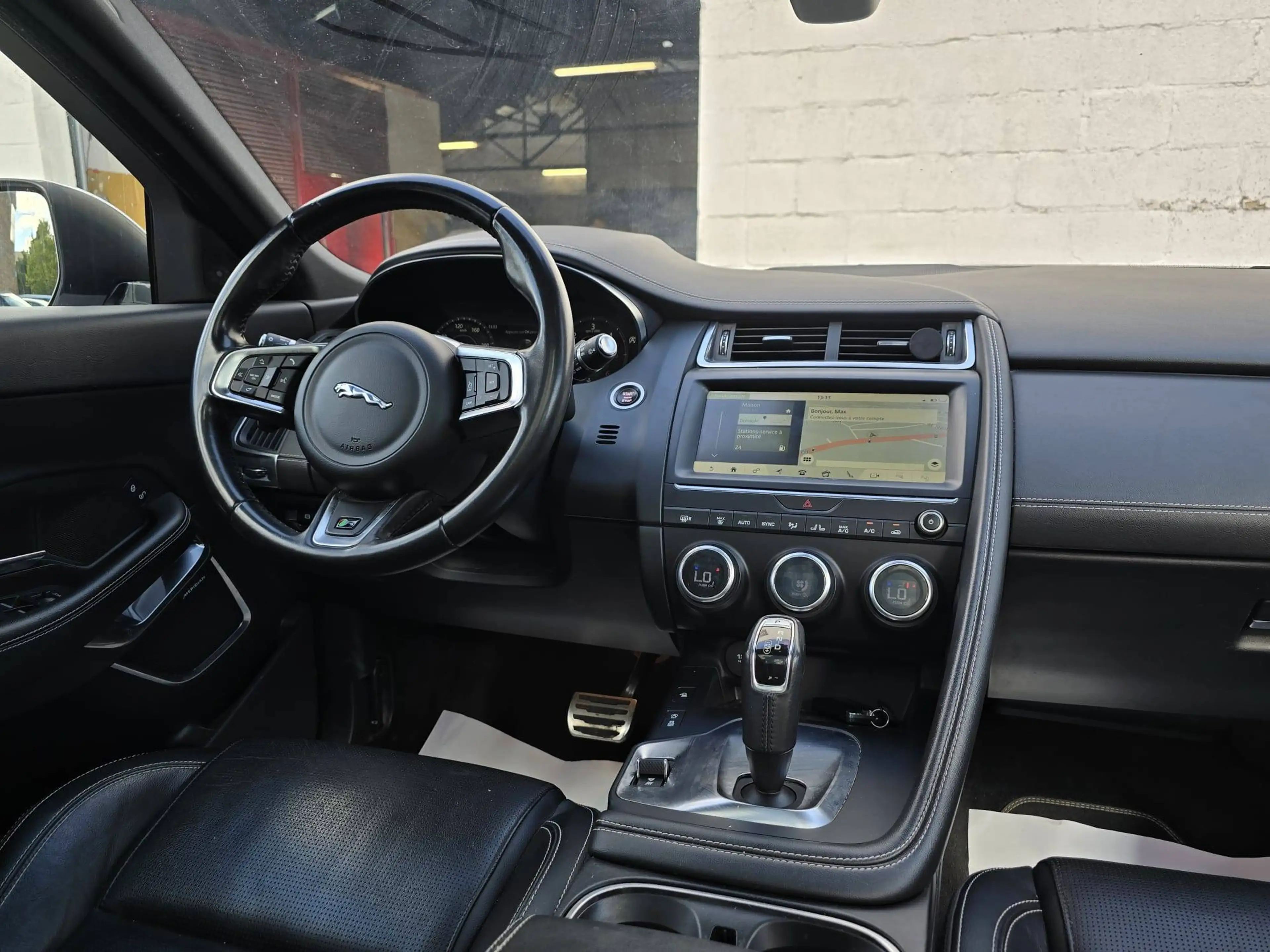 Jaguar E-Pace R-DYNAMIC * PANO * MERIDIAN — photo 13