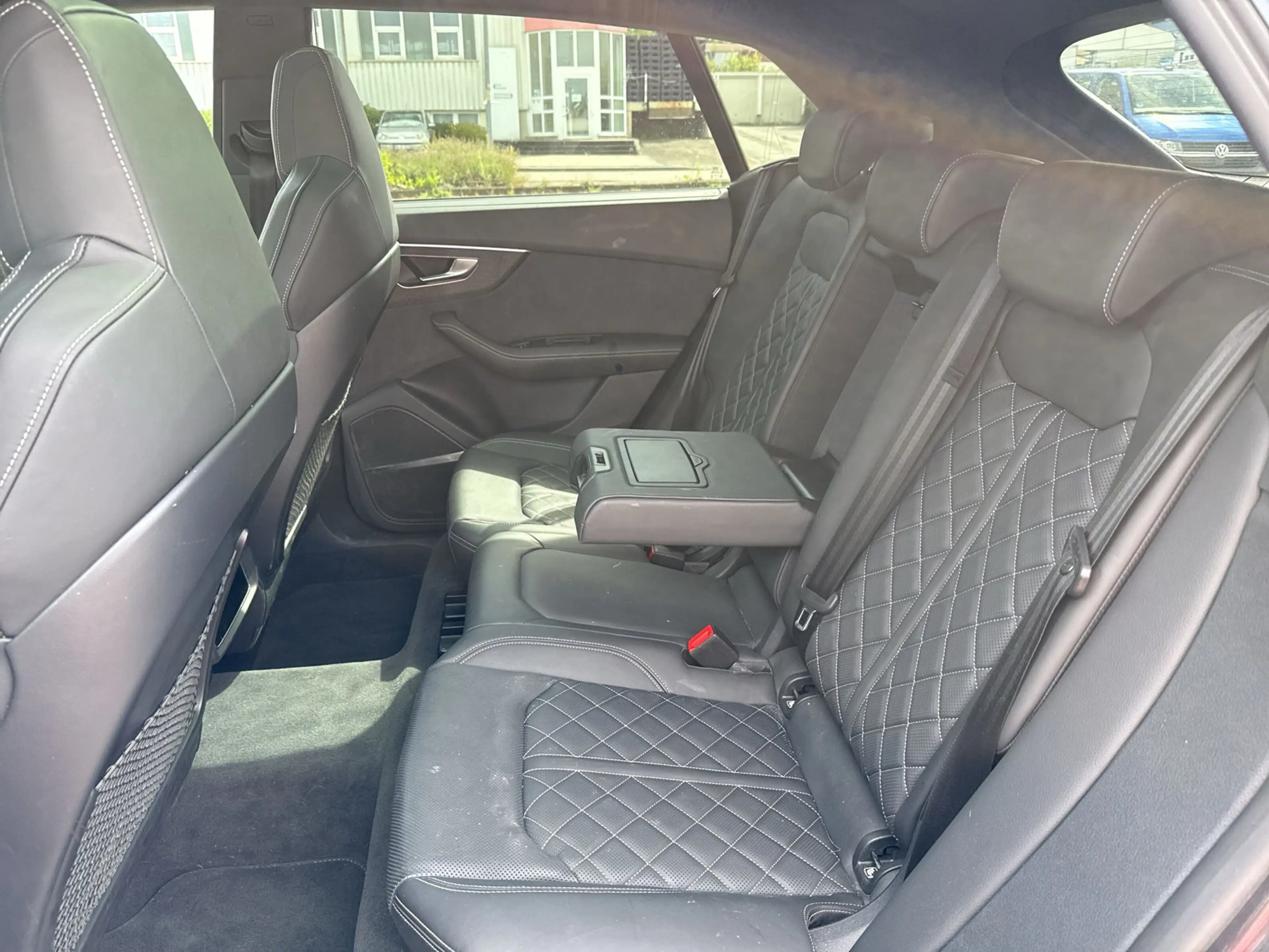 Audi SQ8 TFSI V8 MATRIX PANO B&O STANDHZG AHK 23" — photo 12