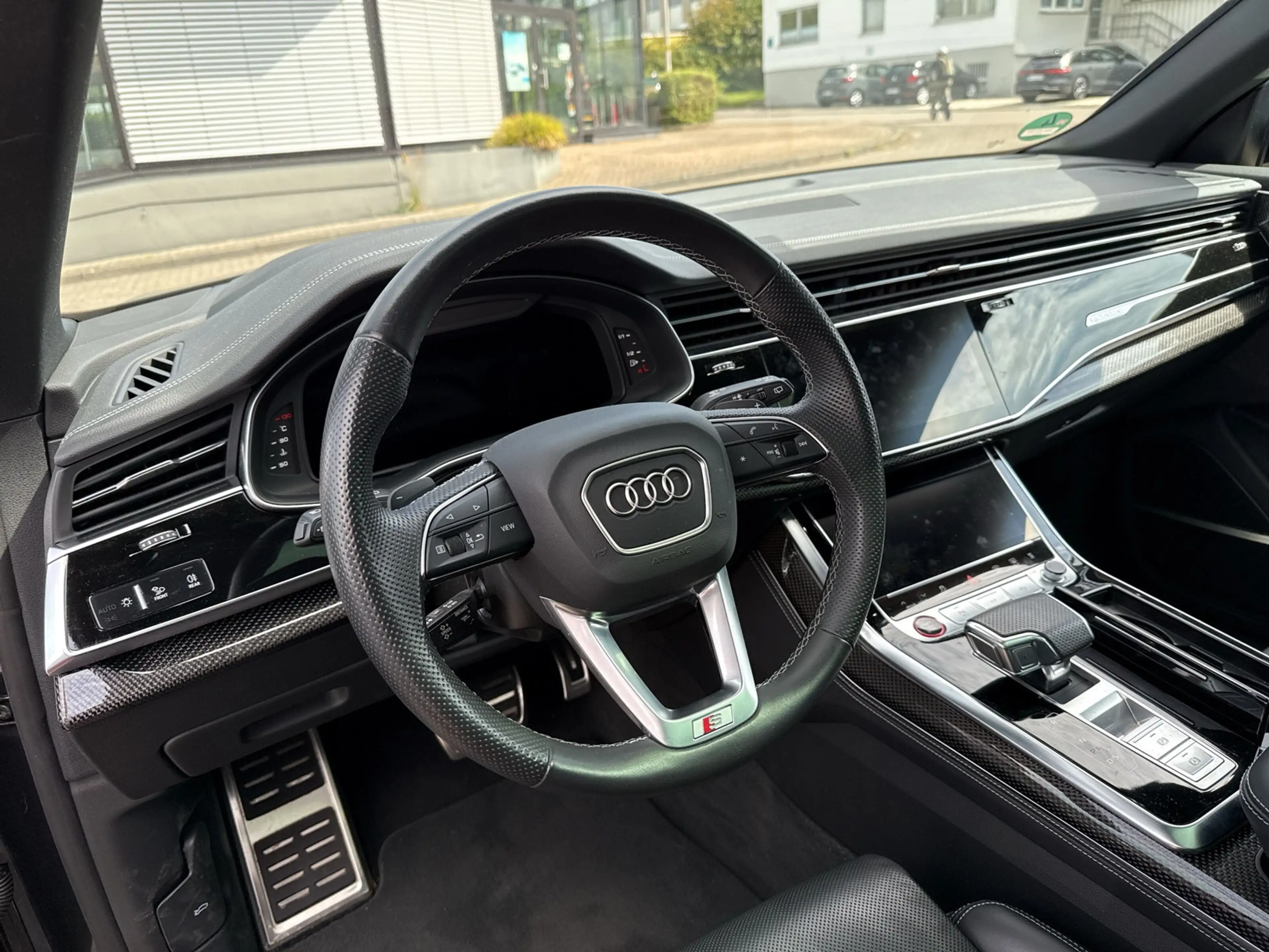 Audi SQ8 TFSI V8 MATRIX PANO B&O STANDHZG AHK 23" — photo 11