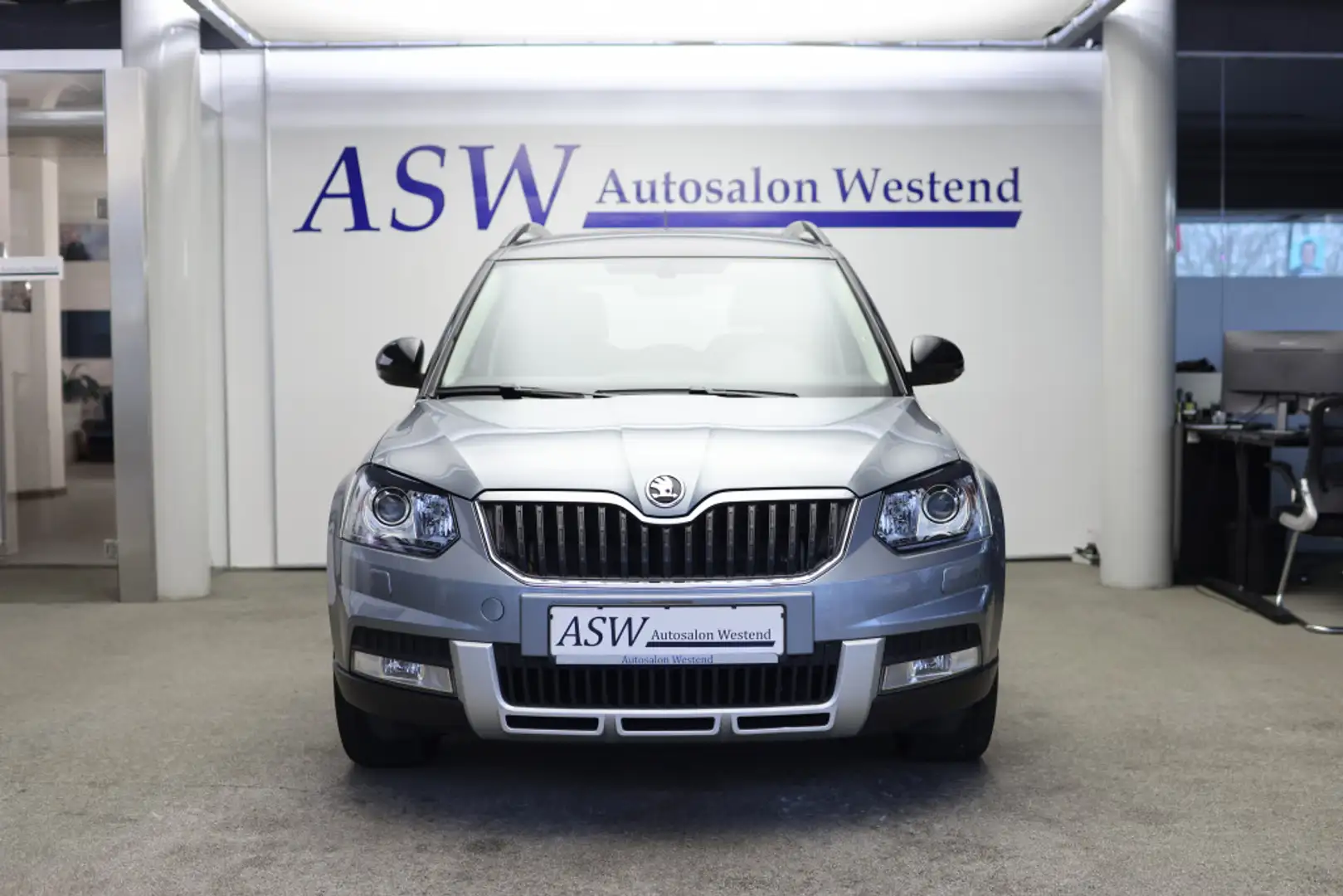 Skoda Yeti 1,4 TSI AMBITION OUTDOOR BI-XENON Gris - 2
