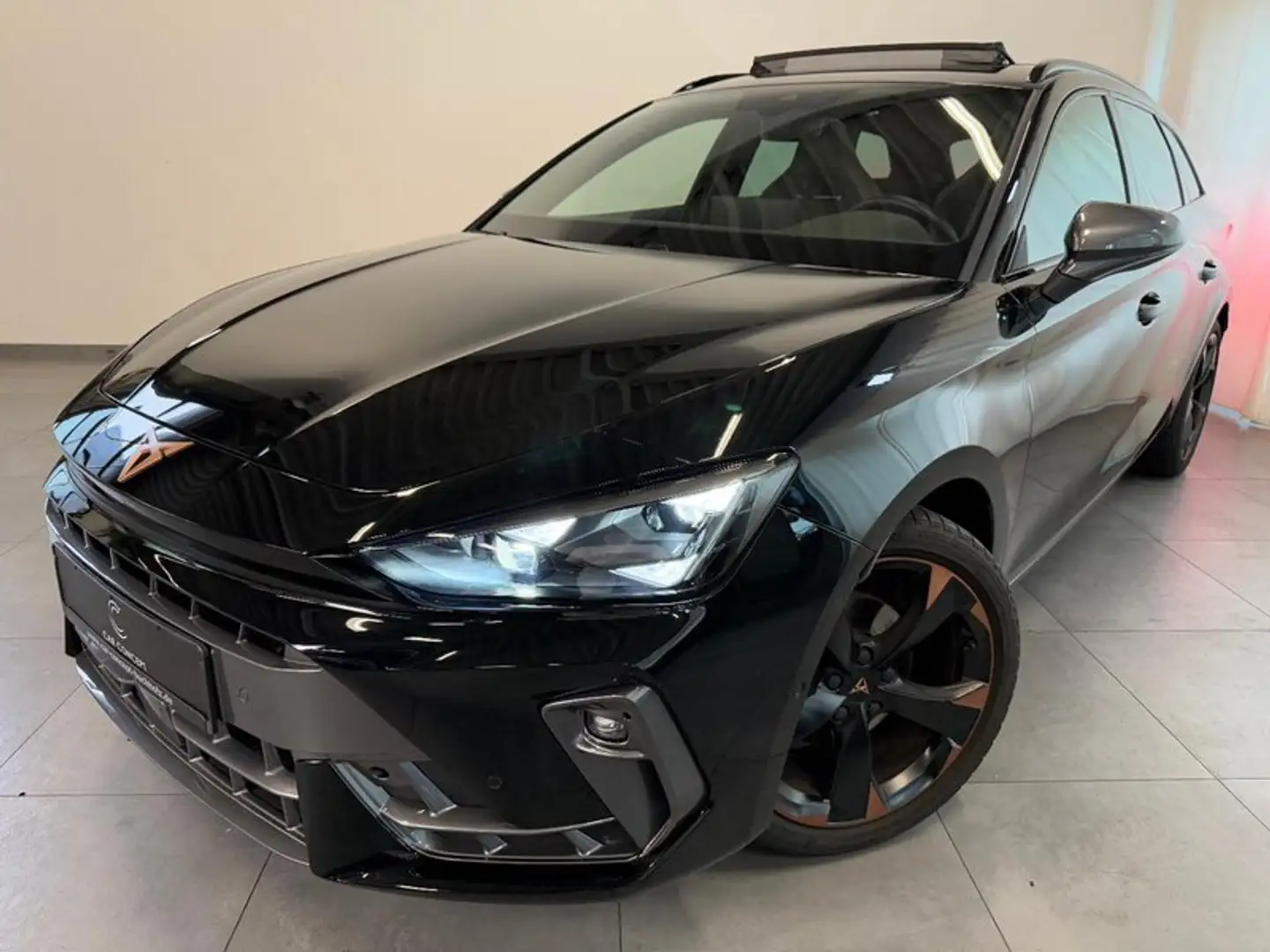 CUPRA Leon Sportstourer 1.5 eTSI PANO AHK PERFORMANCE Schwarz - 1
