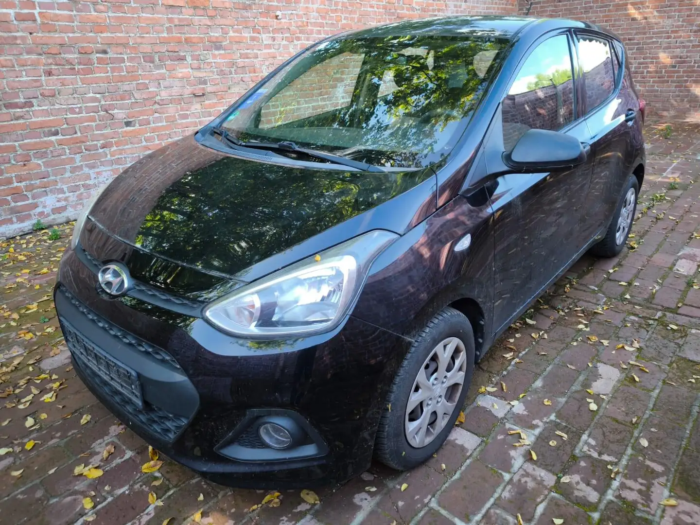Hyundai i10 Classic 1.0i Scheckheft Schwarz - 1