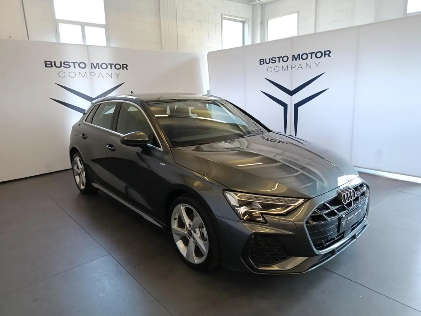 Audi A3 SPB TFSI 110 kW S tronic S line edition +IVA Grigio - 1