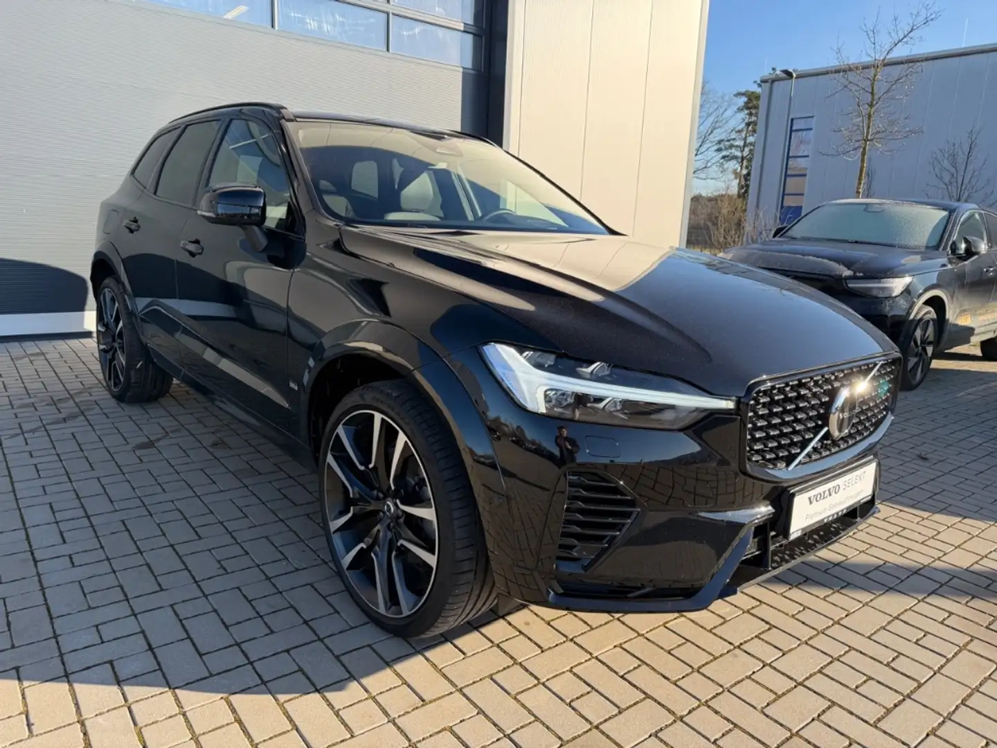 Volvo XC60 T8 Ultimate Dark Plug-In Hybrid AWD HUD StHZG Lede Schwarz - 2