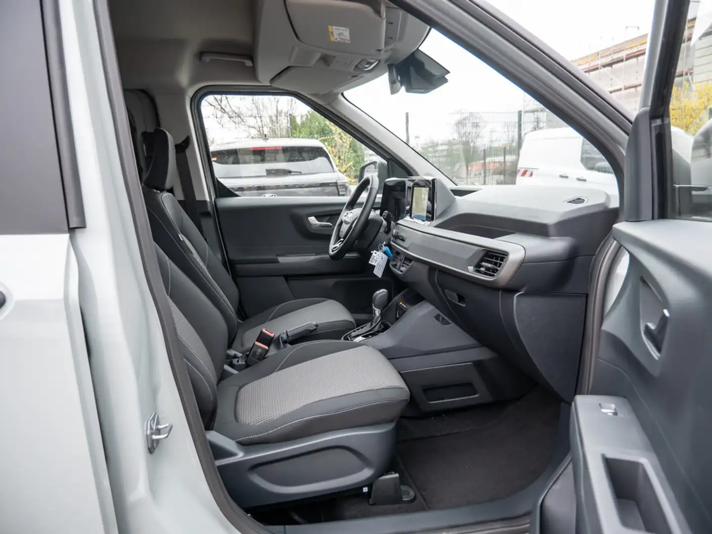 Ford Tourneo Courier Trend KLIMA PDC SHZ KAMERA Grau - 2