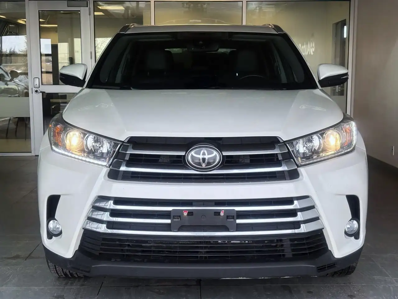 Toyota Highlander снимка Toyota Highlander