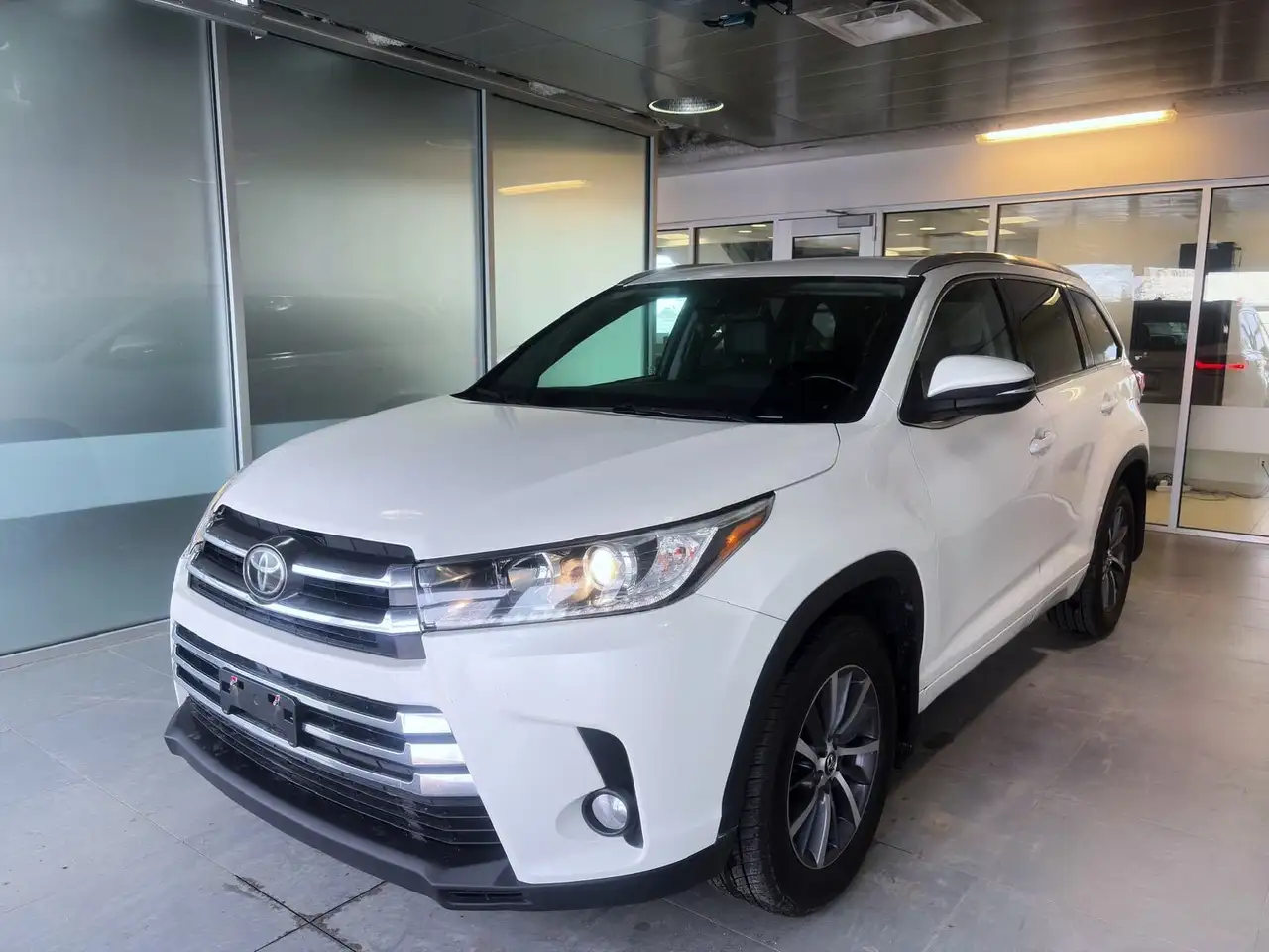Toyota Highlander снимка Toyota Highlander