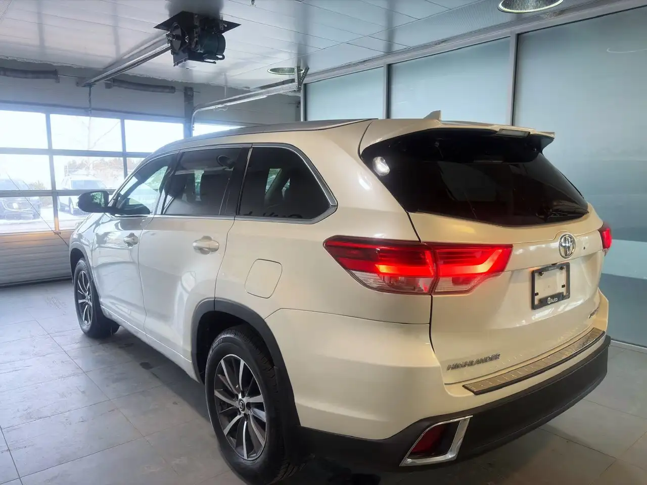 Toyota Highlander снимка Toyota Highlander