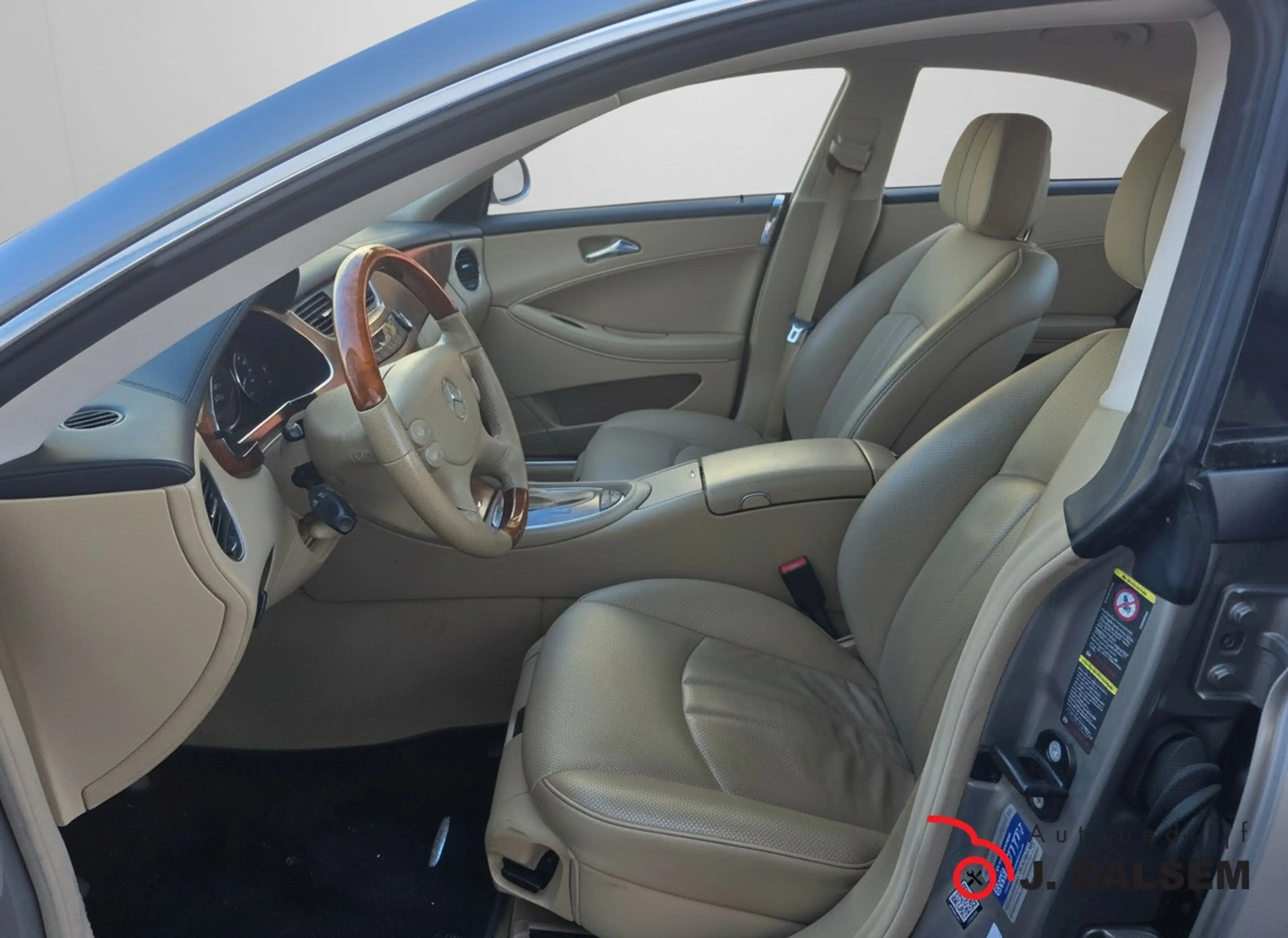 Mercedes-Benz CLS 350 CGI Prestige — photo 11
