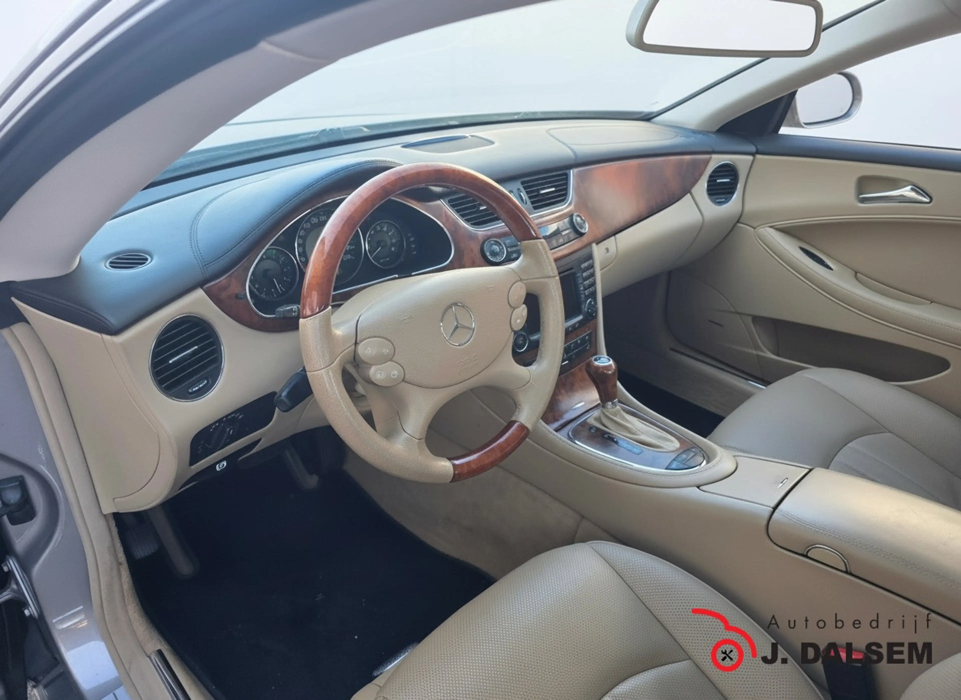 Mercedes-Benz CLS 350 CGI Prestige — photo 12