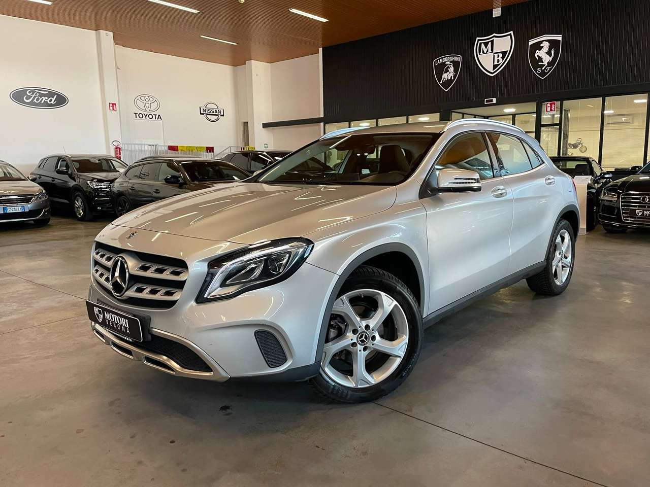 Mercedes-Benz GLA 200 GLA-X156 200 d Sport auto