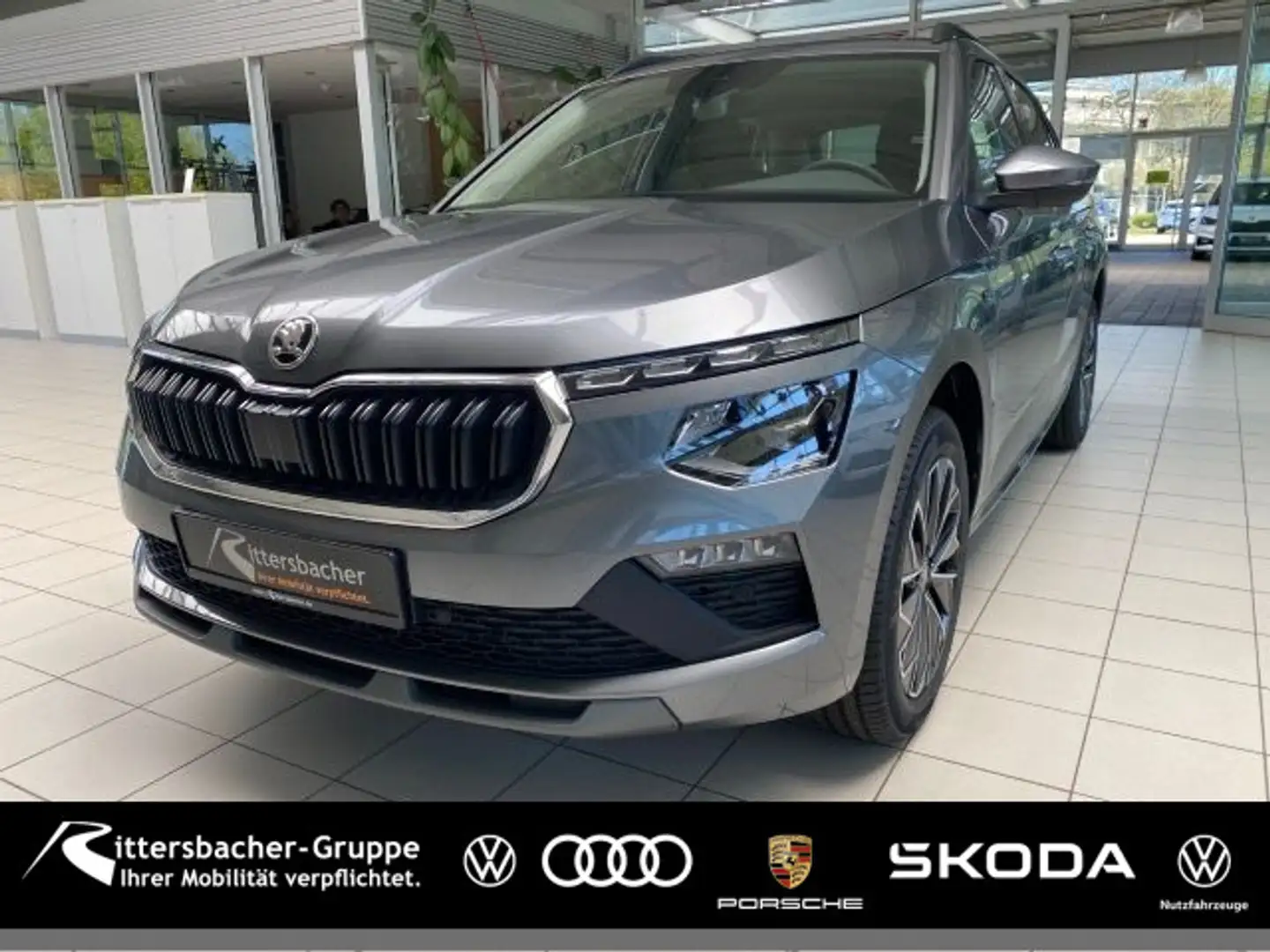Skoda Kamiq Tour 1,0 TSI 6-Gang-Schaltgetriebe Sofort verfügba Grau - 1