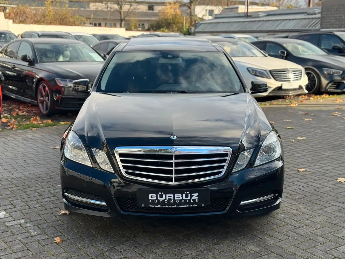 Mercedes-Benz E 250 CDI BlueEff AVANTGARDE*LEDER*NAVI*PANO Schwarz - 2