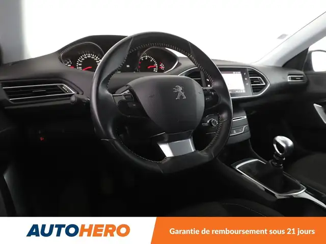 Peugeot 308 view 11