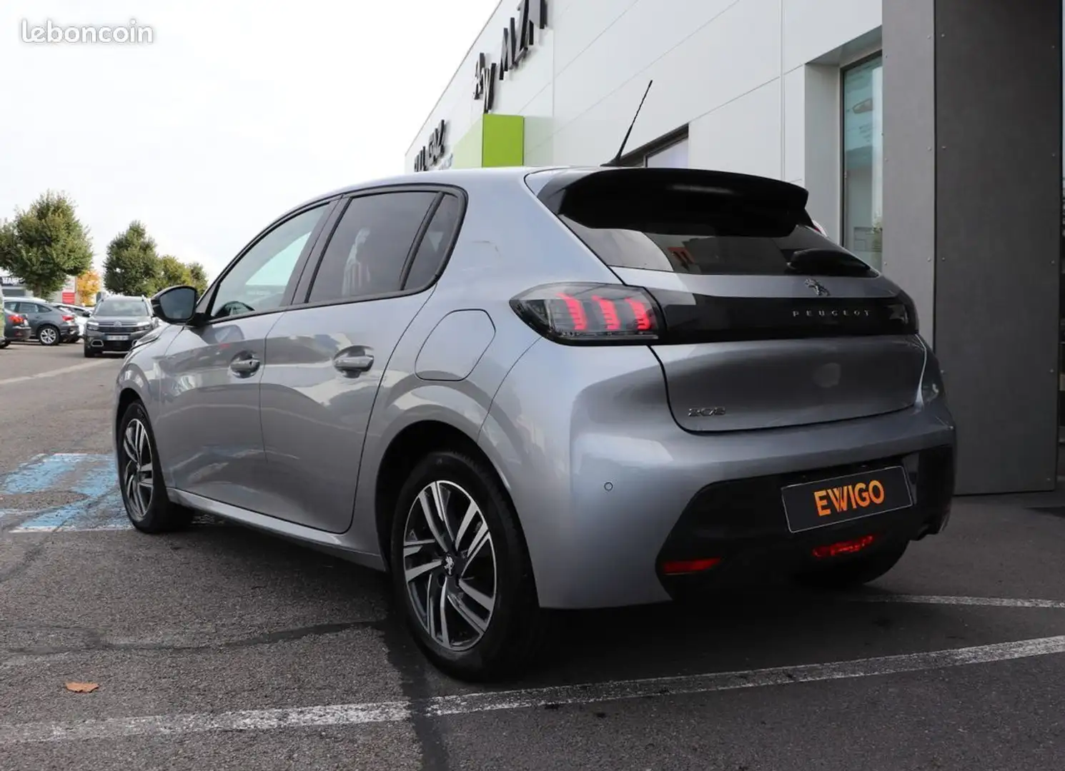 Peugeot 208 1.2 100ch allure carplay Grijs - 2