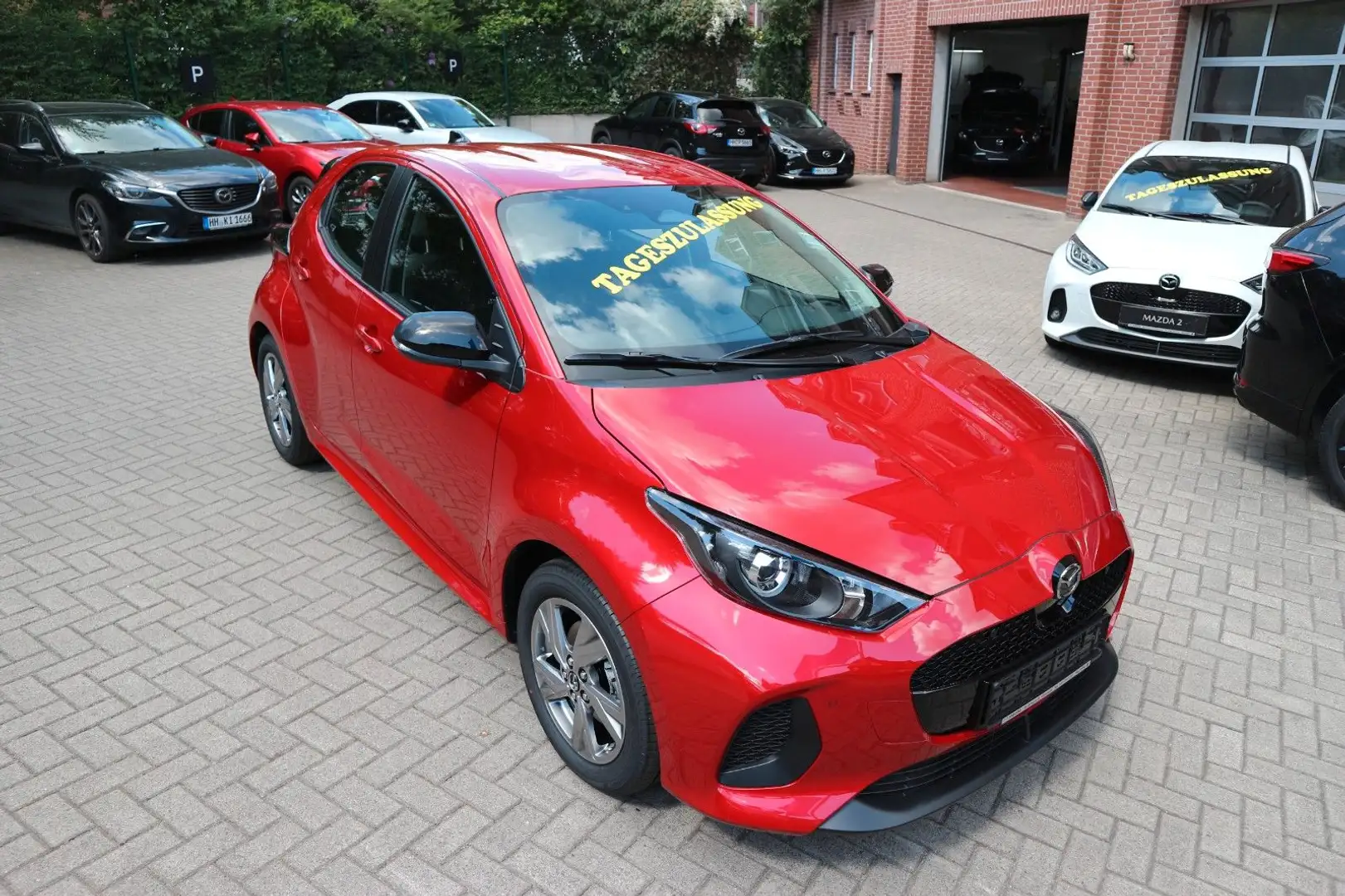 Mazda 2 Hybrid 1.5 VVT-i 116 e-CVT FWD EXCLUSIVE-Line Roşu - 2