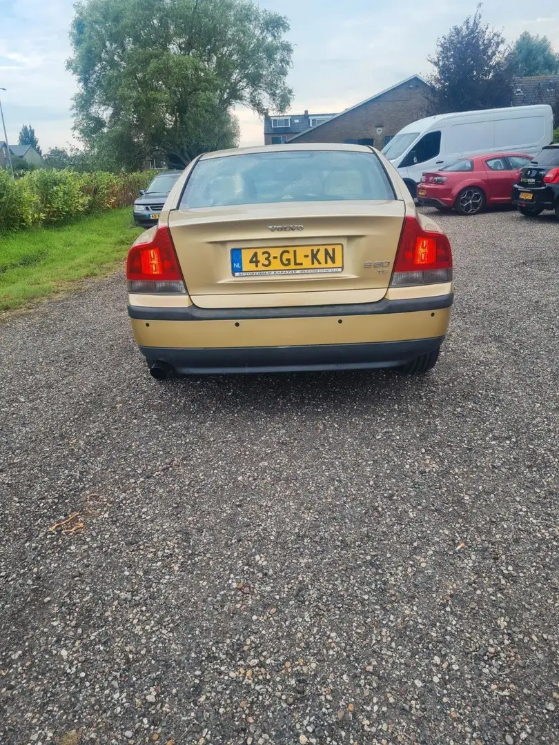 Volvo S60 2.3 T-5 Złoty - 1