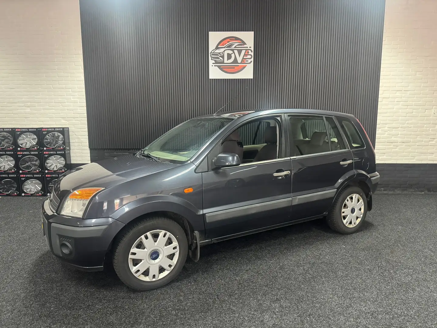 Ford Fusion 1.4-16V Futura NIEUWE APK Grijs - 1