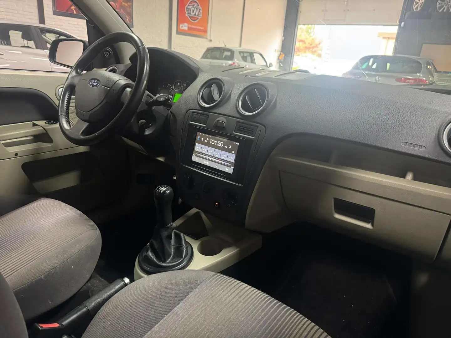 Ford Fusion 1.4-16V Futura NIEUWE APK Grijs - 2
