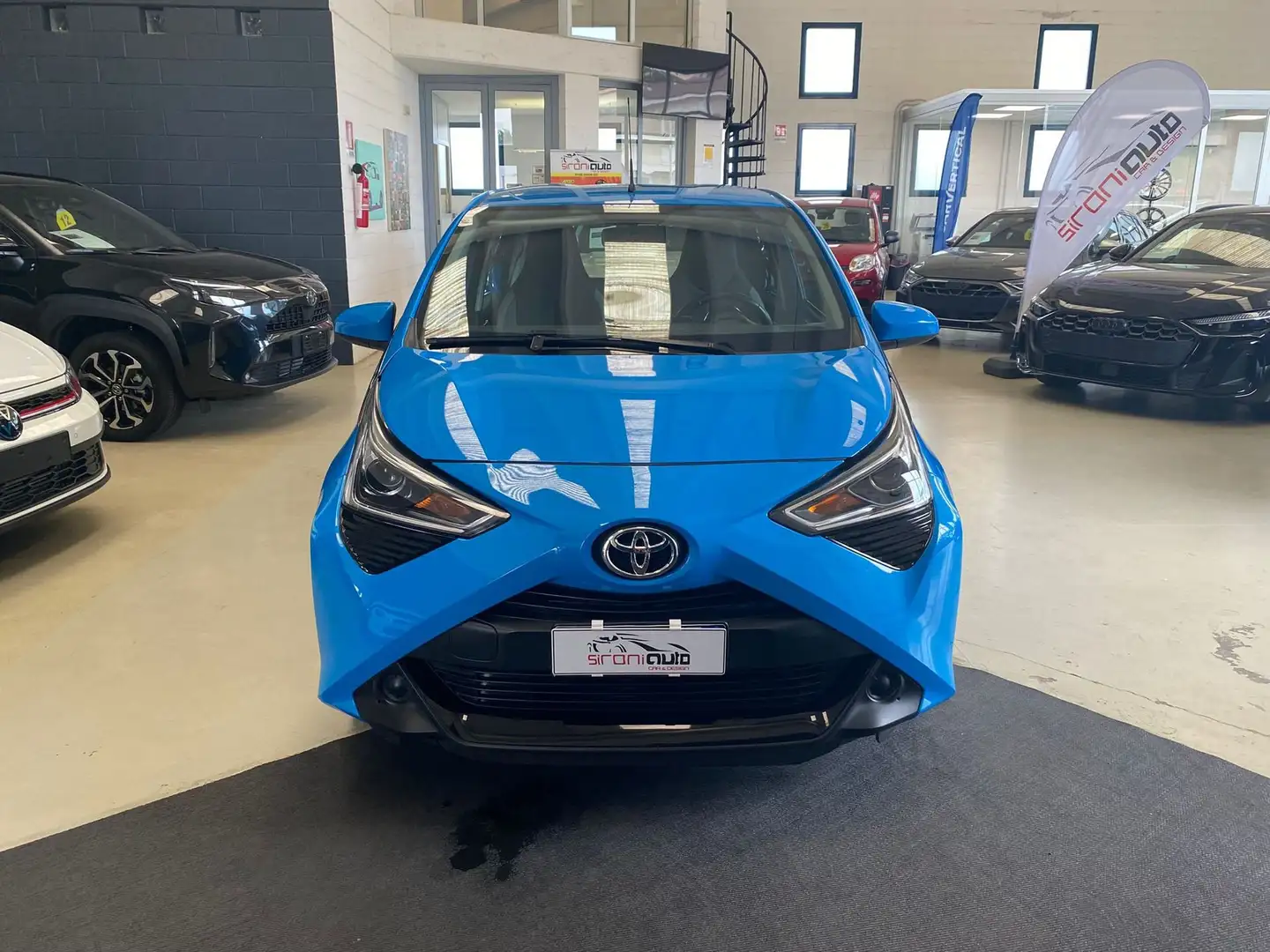Toyota Aygo Connect 1.0 VVT-i 72 CV 5 porte x-cool MMT Blu/Azzurro - 1