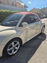 New Beetle Cabrio 1.6 limited Red Edition