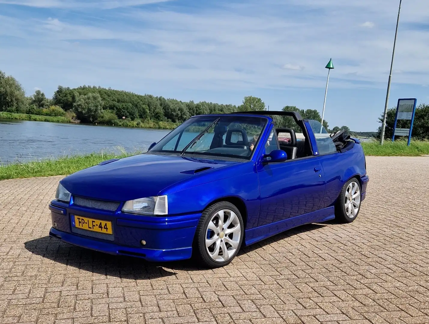 Opel Kadett E Cabrio Special Edition - 1