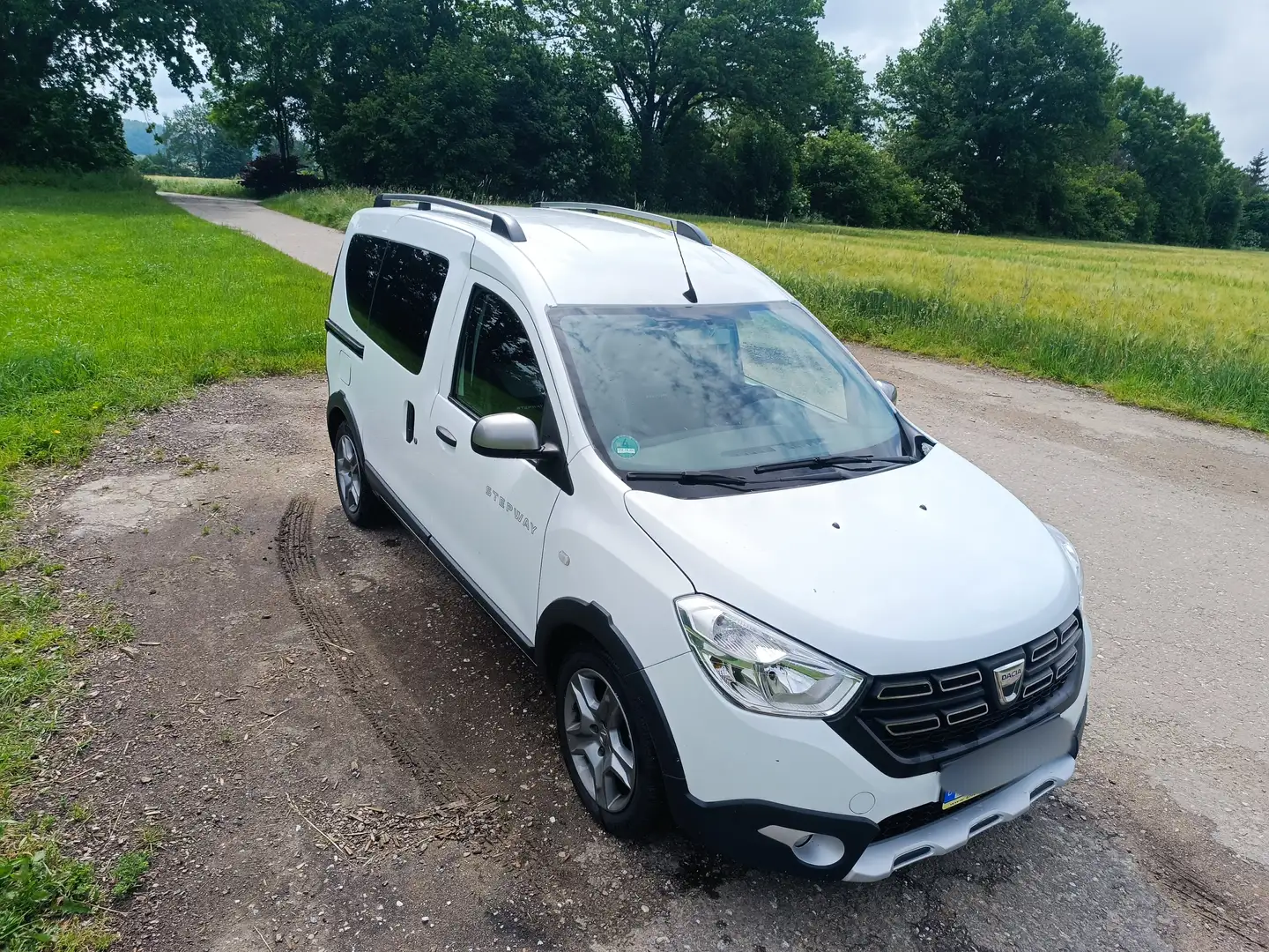 Dacia Dokker Dokker TCe 130 GPF Stepway Weiß - 1