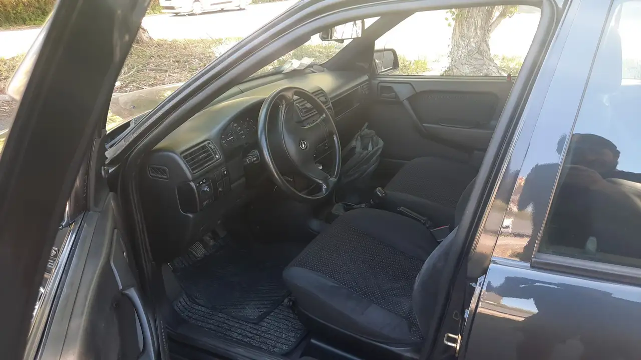 Opel Vectra 5p 1.6i Diamond cat. FL, foto 10