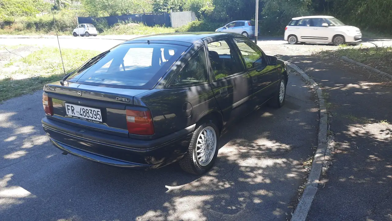 Opel Vectra 5p 1.6i Diamond cat. FL, foto 9