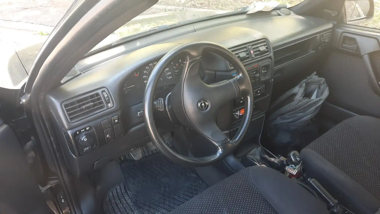 Opel Vectra 5p 1.6i Diamond cat. FL, foto 11