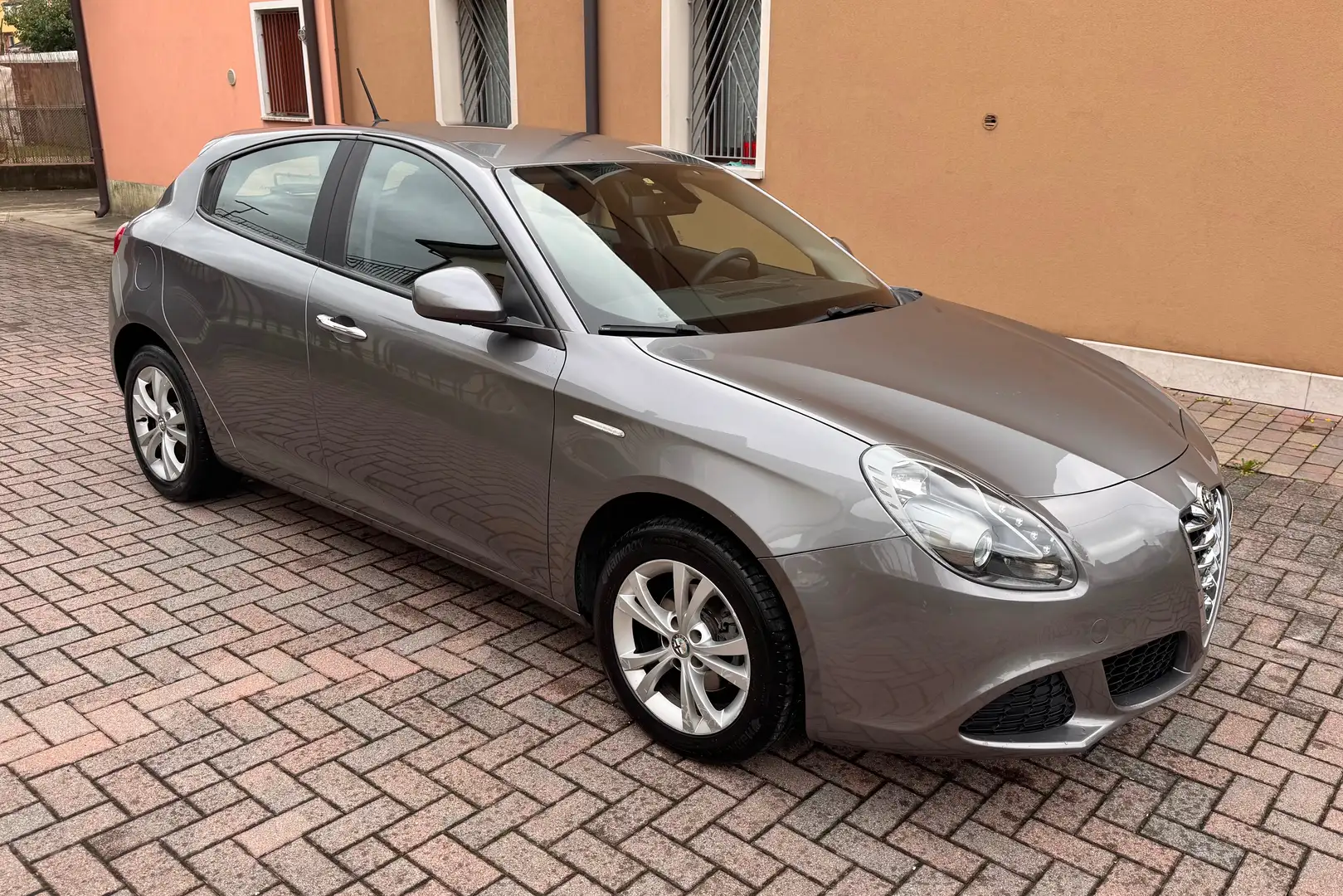 Alfa Romeo Giulietta Giulietta III 2010 1.6 jtdm Business 120cv Gris - 1