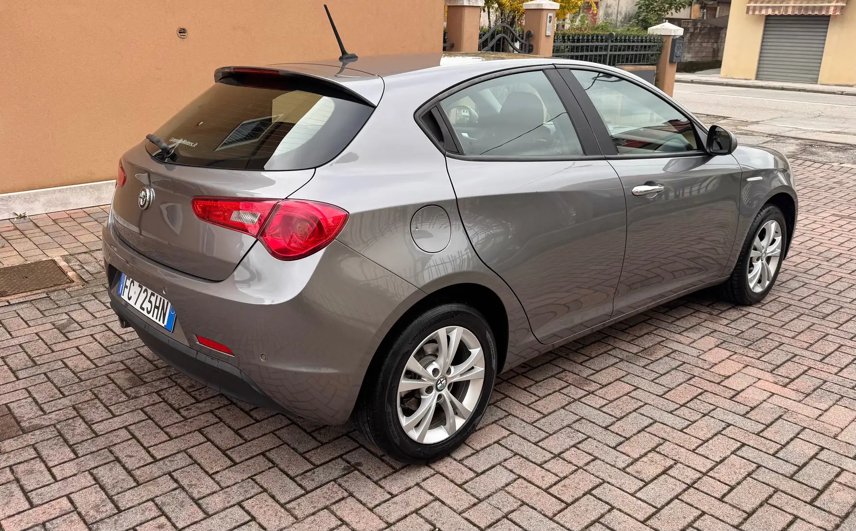 Alfa Romeo Giulietta Giulietta III 2010 1.6 jtdm Business 120cv Gris - 2