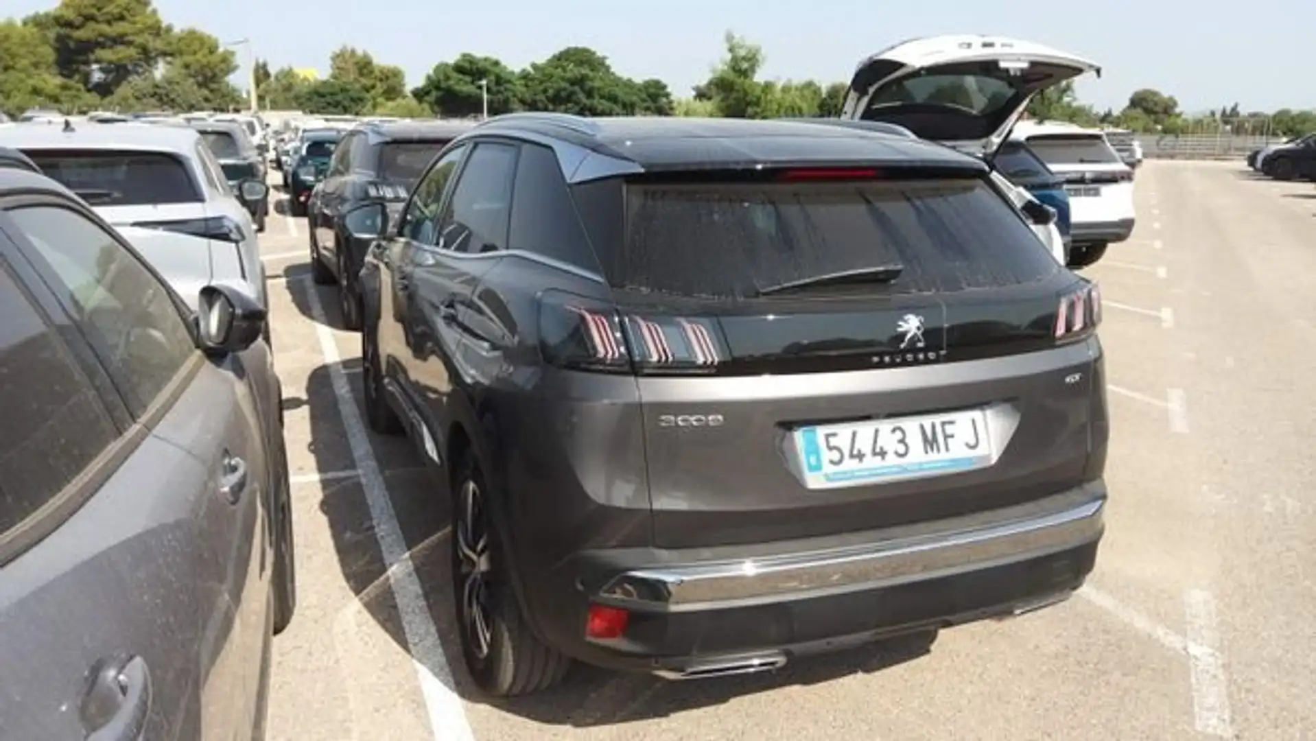 Peugeot 3008 1.5 BlueHDi 96kW S&S GT EAT8 Gris - 2