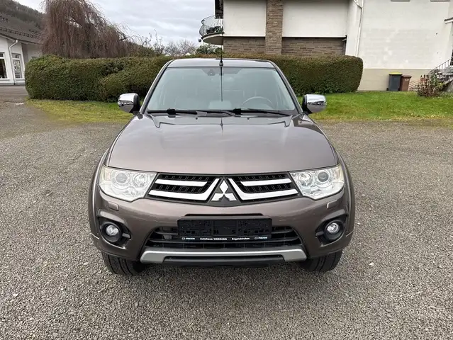 Mitsubishi L200 Top Doppelkabine 4WD
