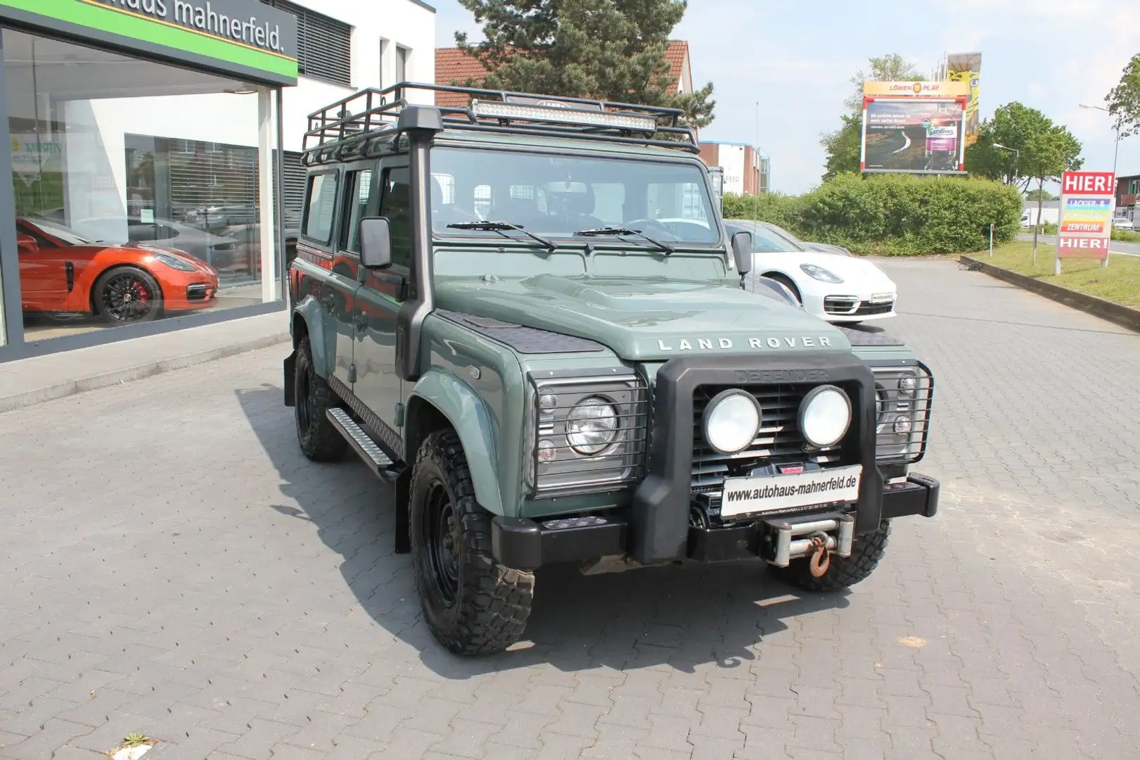 Land Rover Defender 110 SE BLASER EDITION Station Wagon Yeşil - 2